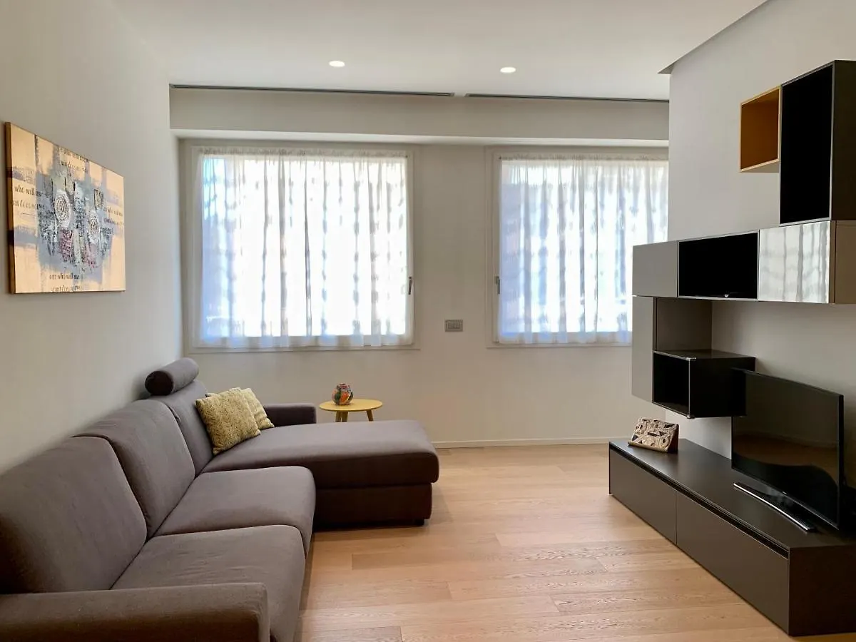 Apartamento Fifty Eight Milan Duomo 0*,  Italia